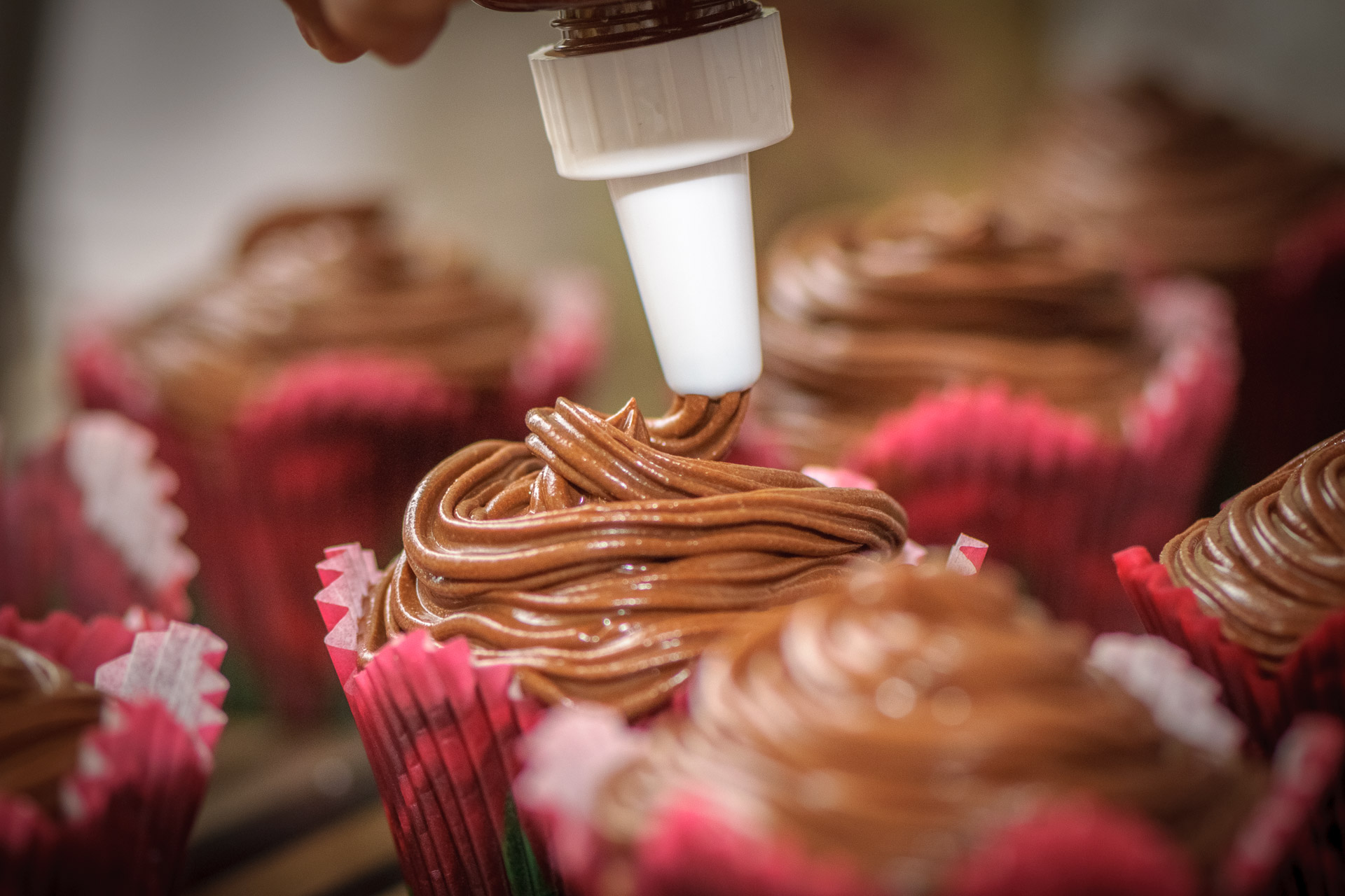 muffinka czekoladowa z orzechowym marcepanem